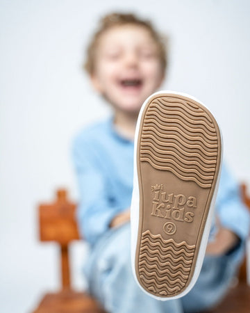 Mi hijo nunca usó zapatos barefoot… ¿Es demasiado tarde para la transición al calzado respetuoso?