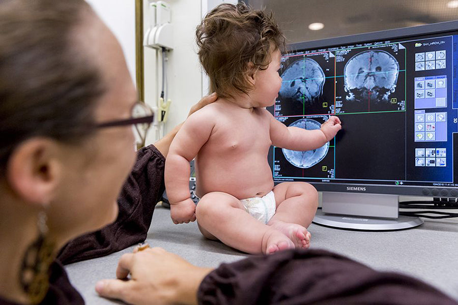 Niños descalzos: Más inteligentes y seguros