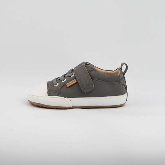 Zapatilla San Francisco grafito Iupakids, horma ancha y velcro
